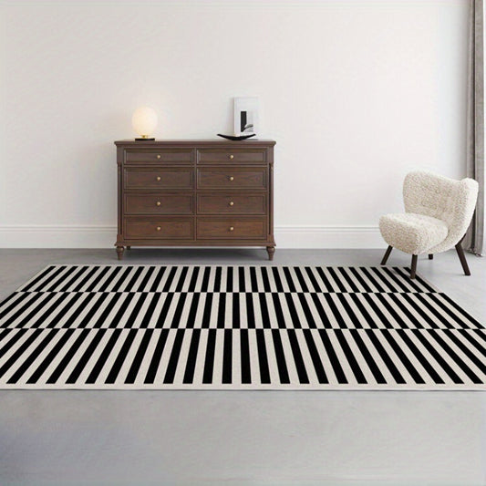 Tapis rayé noir et blanc, vintage et design, parfait pour une déco moderne et chaleureuse.