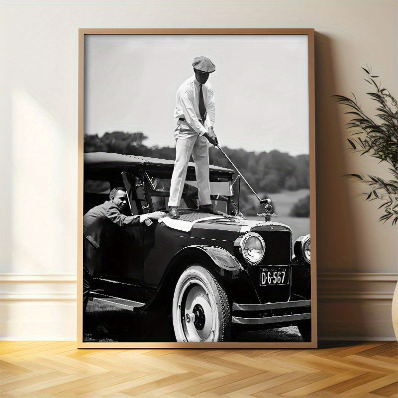 Affiche Golf vintage en noir et blanc avec voiture classique, style gangster et photo artistique.